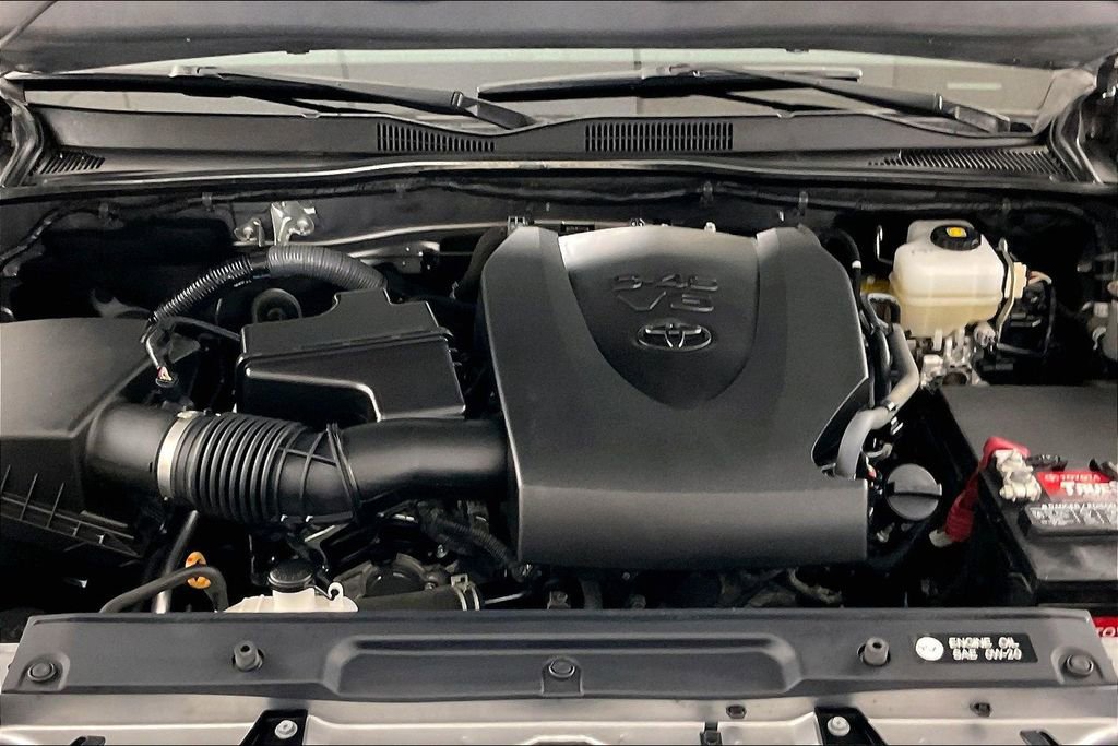 Used 2017 Toyota Tacoma TRD Off-Road w/ Premium & Technology Package image 25