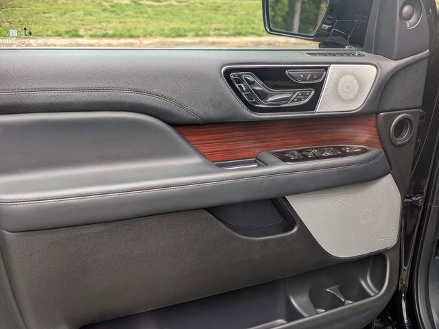 Certified 2023 Lincoln Navigator L Reserve AWD/4WD image 12