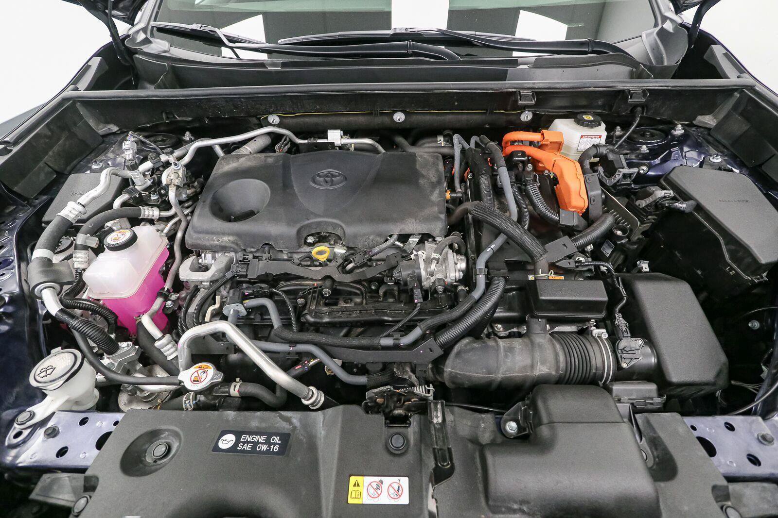 Used 2025 Toyota RAV4 SE AWD/4WD image 14