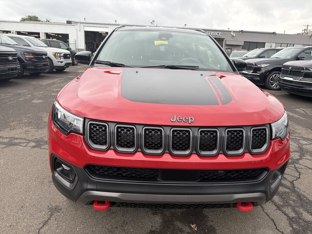 Used 2023 Jeep Compass Trailhawk w/ Trailhawk Convenience Group AWD/4WD image 8