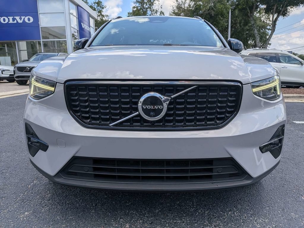 Certified 2023 Volvo XC40 B5 Ultimate w/ Climate Package AWD/4WD image 9