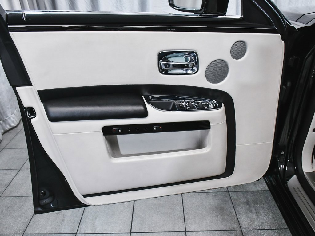 Used 2018 Rolls-Royce Ghost image 9