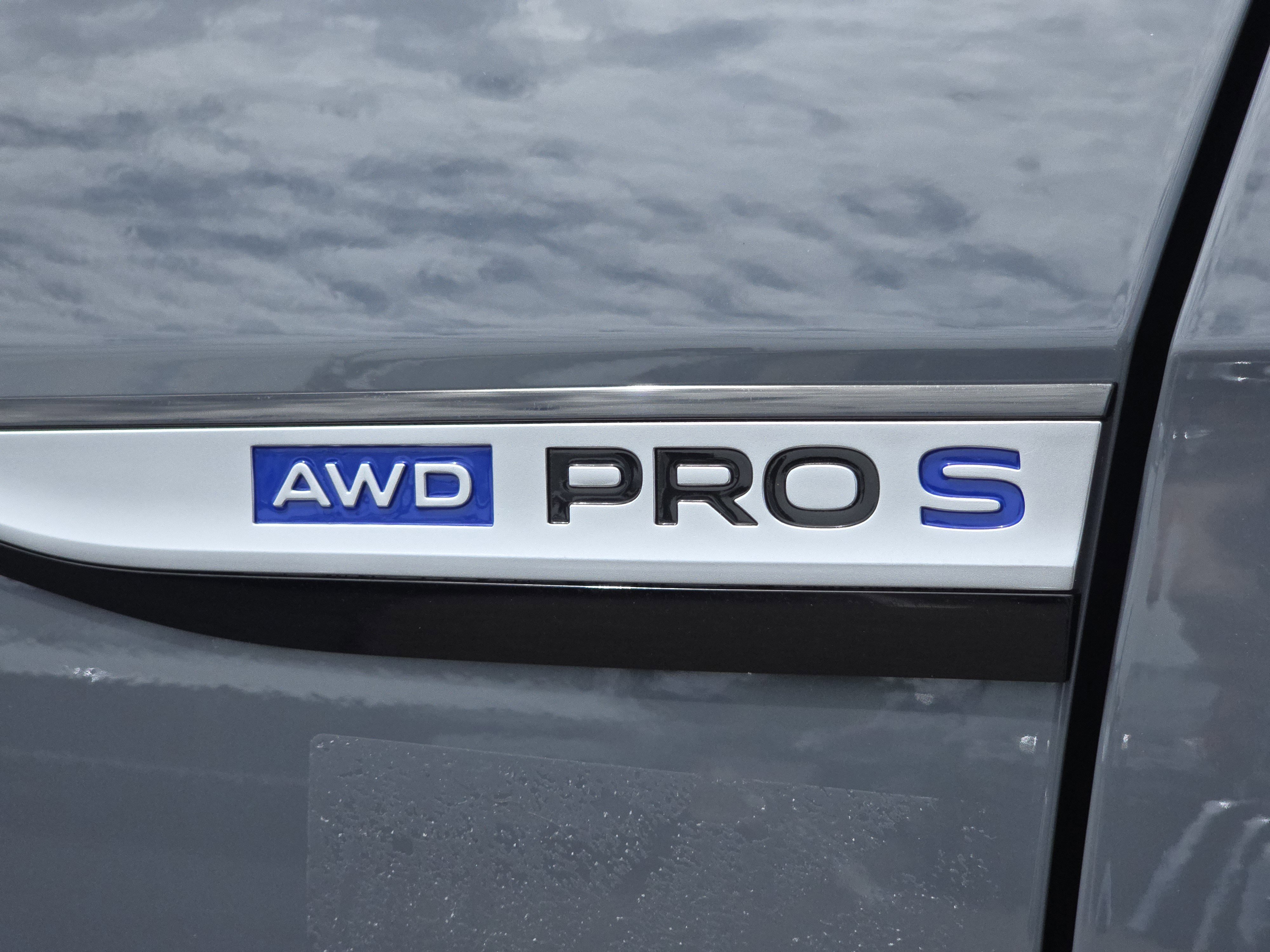 New 2026 Volkswagen ID.4 Pro S AWD/4WD image 15