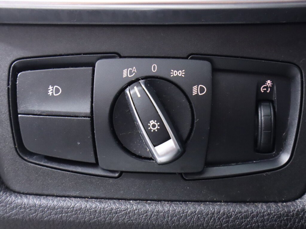 Used 2017 BMW 328d Sedan image 10