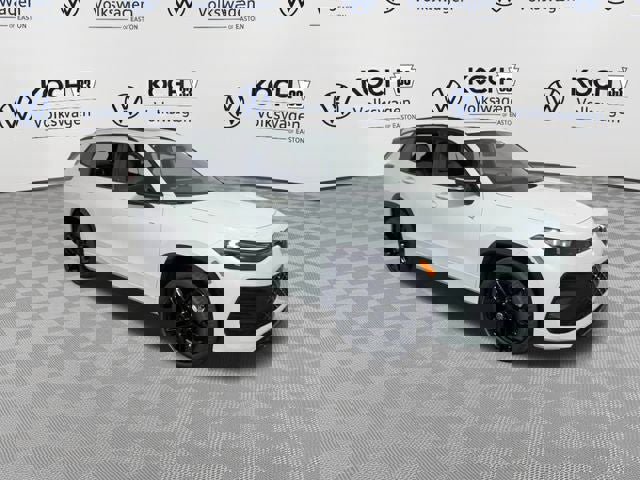 New 2025 Volkswagen Tiguan SE R-Line image 2