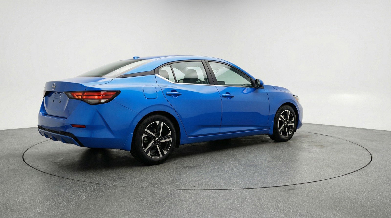 Used 2025 Nissan Sentra SV FWD image 9