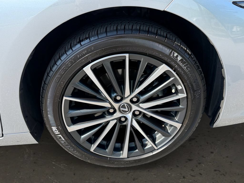 Certified 2025 Lexus ES 300h w/ Premium Package FWD image 27