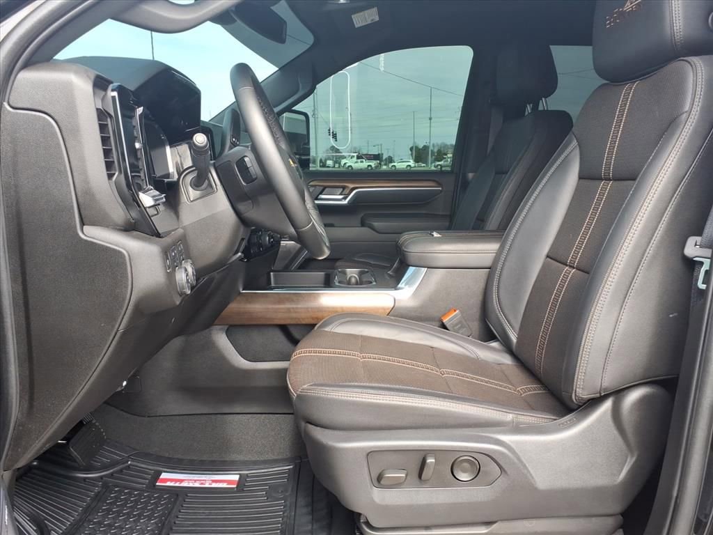 Used 2025 Chevrolet Silverado 2500 High Country w/ Z71 Off-Road Package image 16