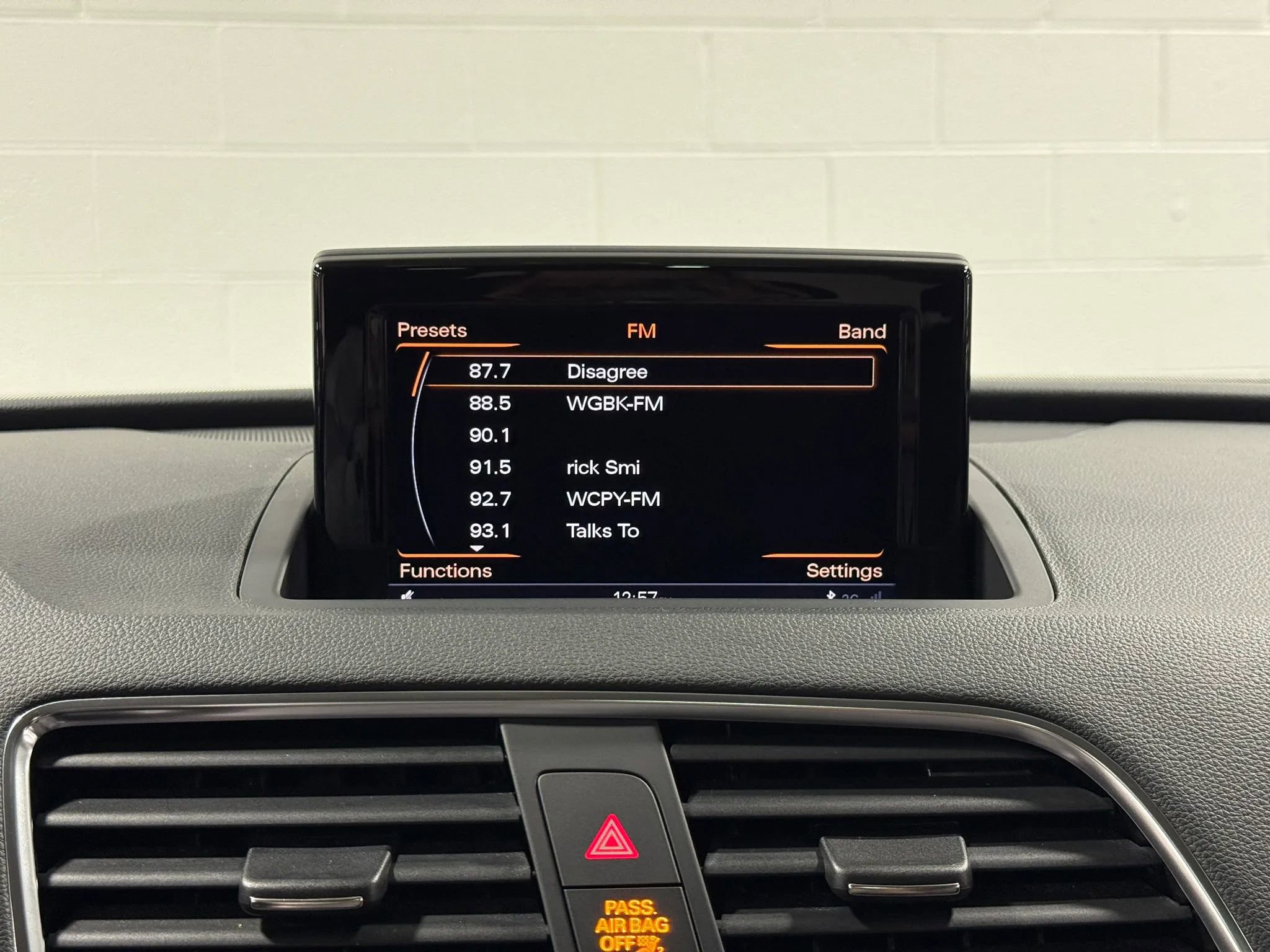 Used 2015 Audi Q3 2.0T Prestige w/ Prestige Package AWD/4WD image 34