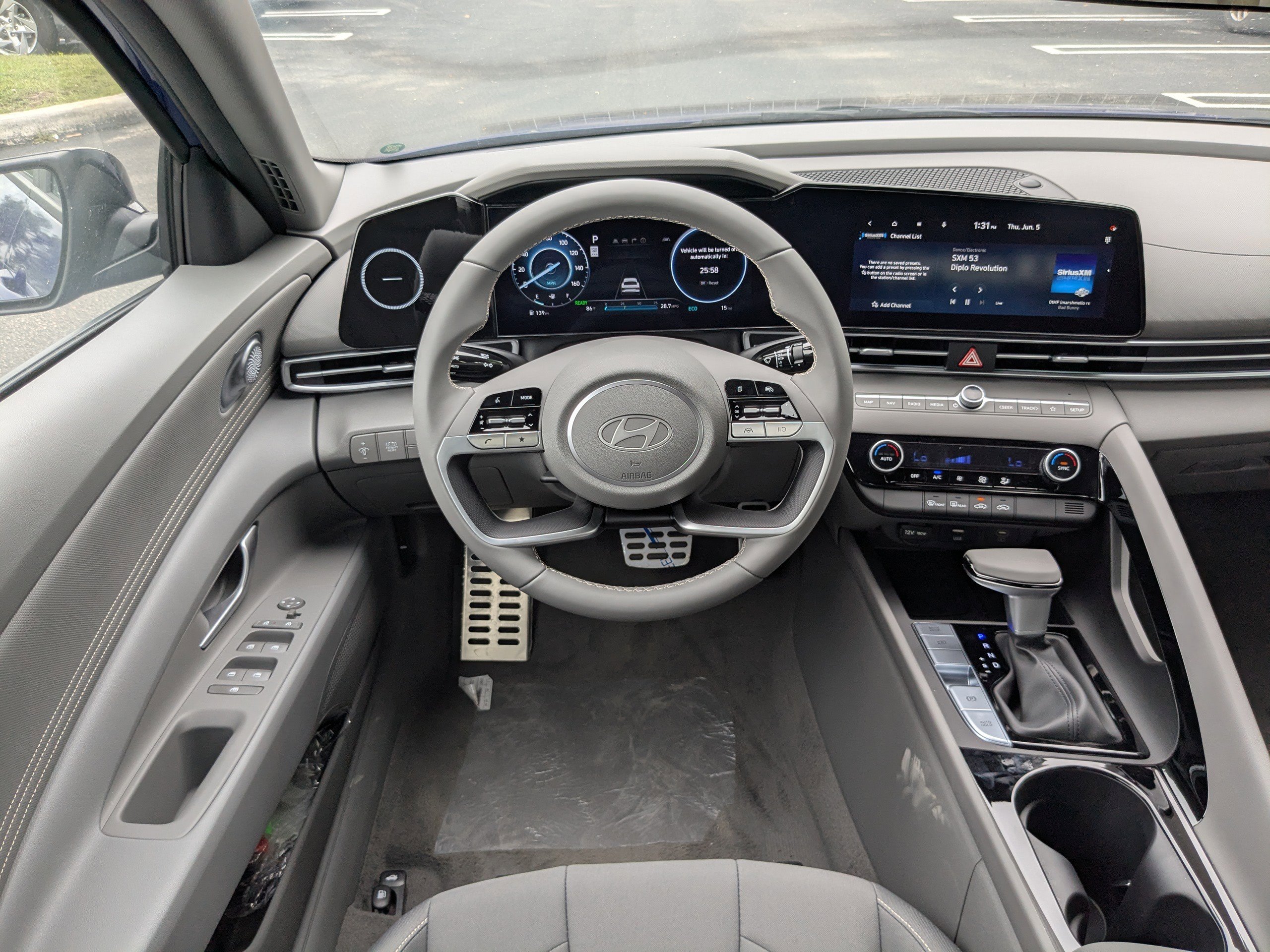 New 2025 Hyundai Elantra SEL image 14