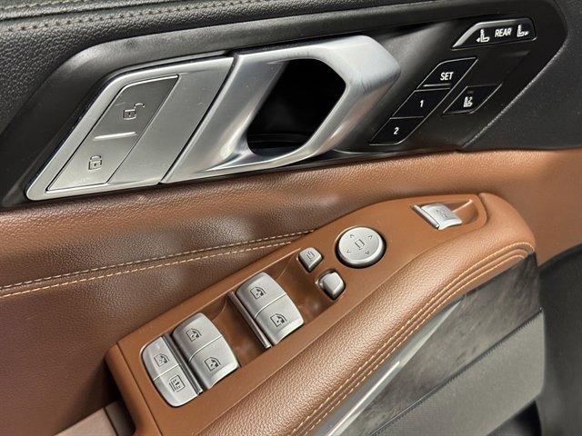 Used 2020 BMW X7 xDrive40i w/ M Sport Package image 23