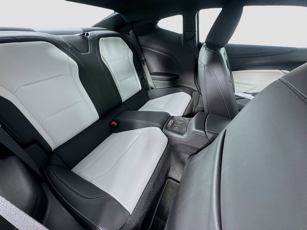 Used 2018 Chevrolet Camaro SS RWD image 33