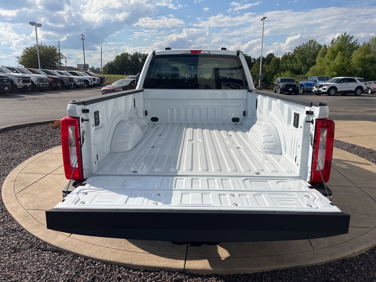 New 2026 Ford F250 XL w/ XL Chrome Package AWD/4WD image 24
