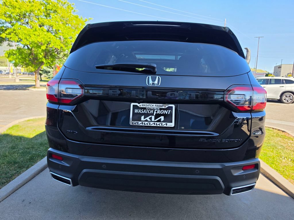 Used 2025 Honda Pilot Black Edition image 6