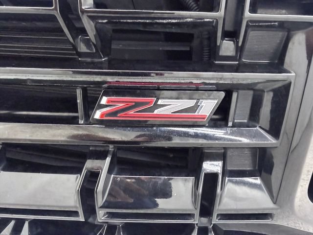 Used 2025 Chevrolet Suburban Z71 AWD/4WD image 7