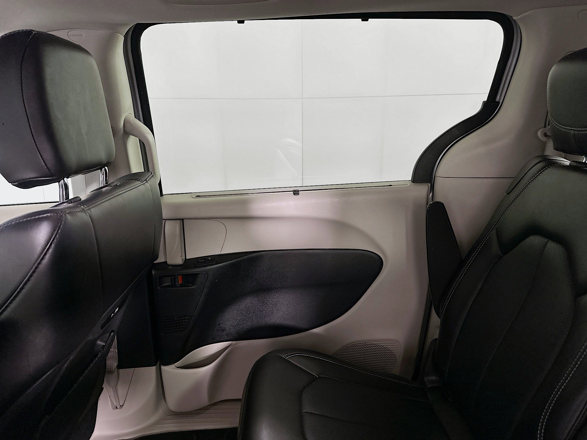 Used 2024 Chrysler Pacifica Touring-L image 25