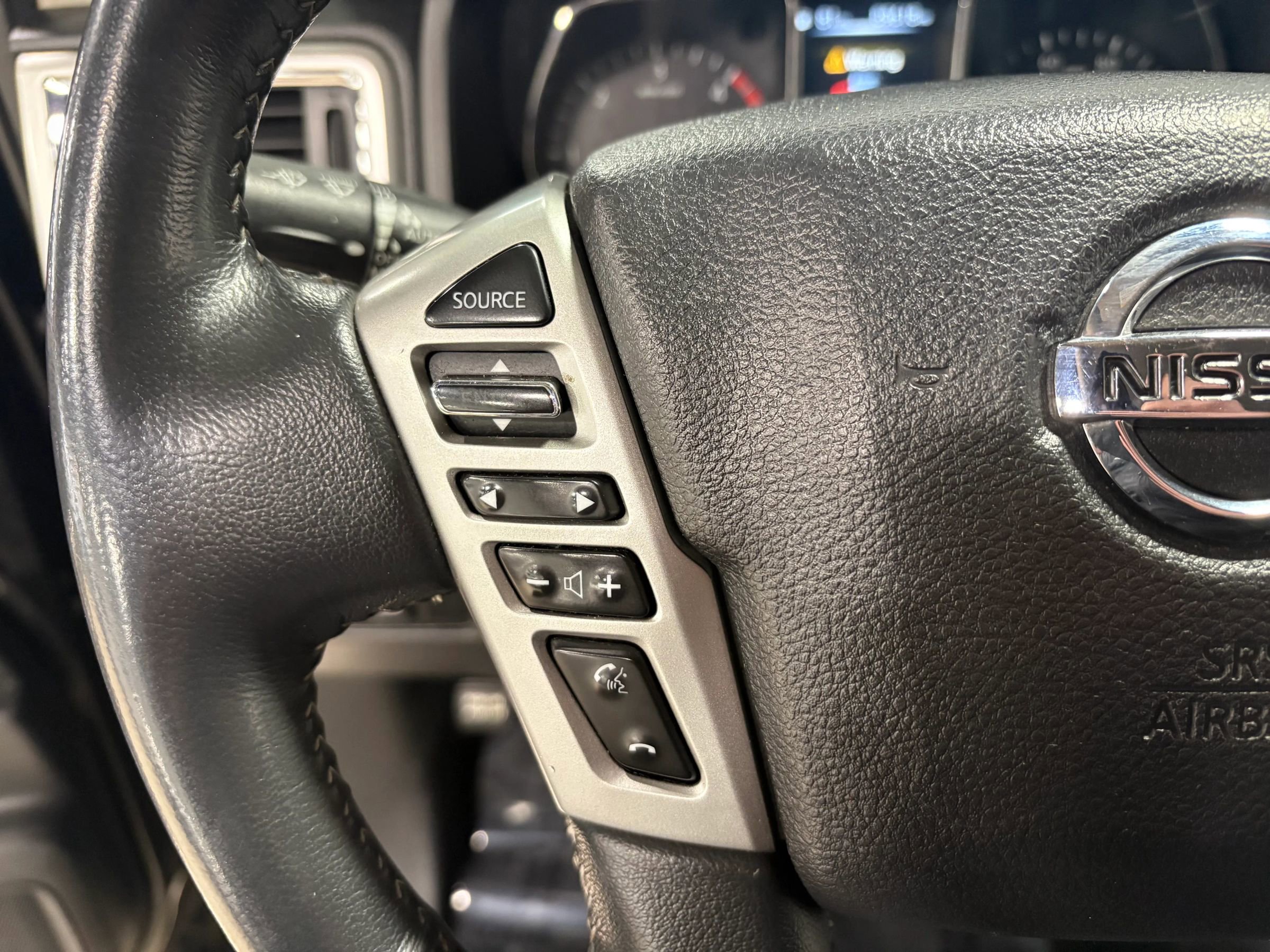 Used 2017 Nissan Titan PRO-4X image 14