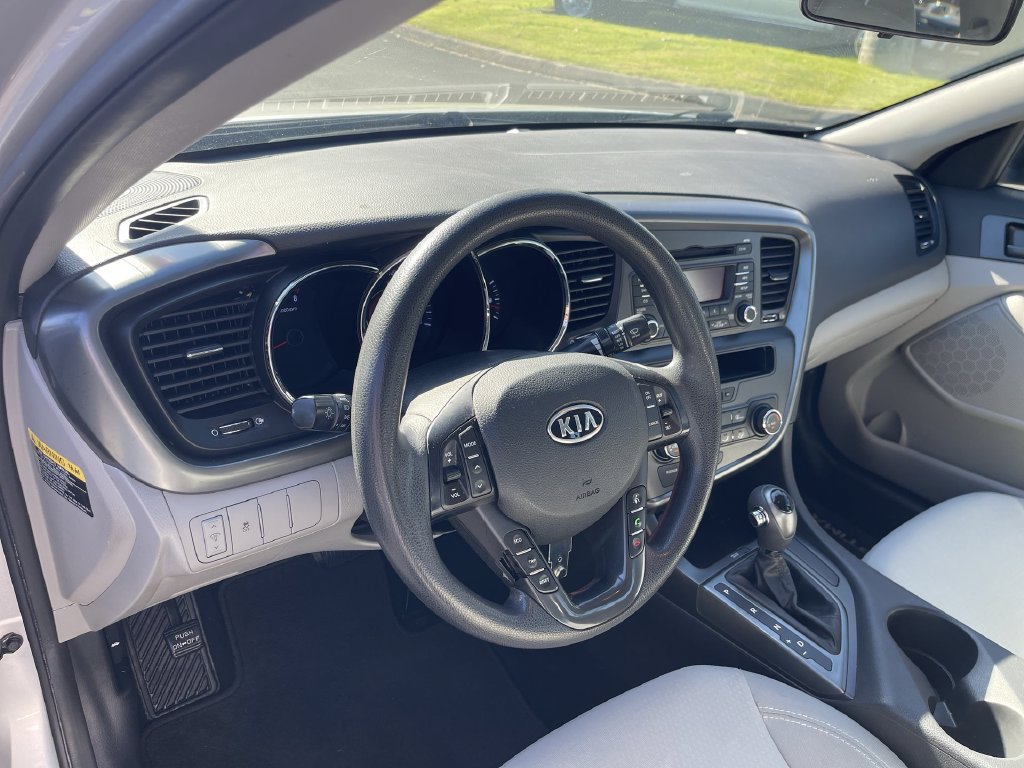 Used 2012 Kia Optima LX FWD image 10