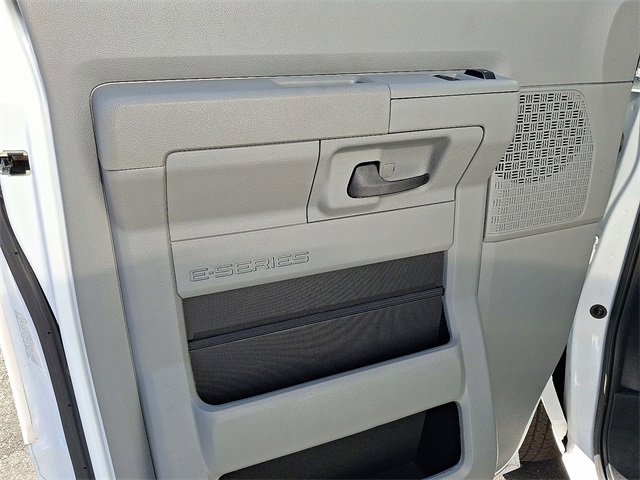 Used 2024 Ford E-450 and Econoline 450 Super Duty w/ Driver's Safety Package image 11