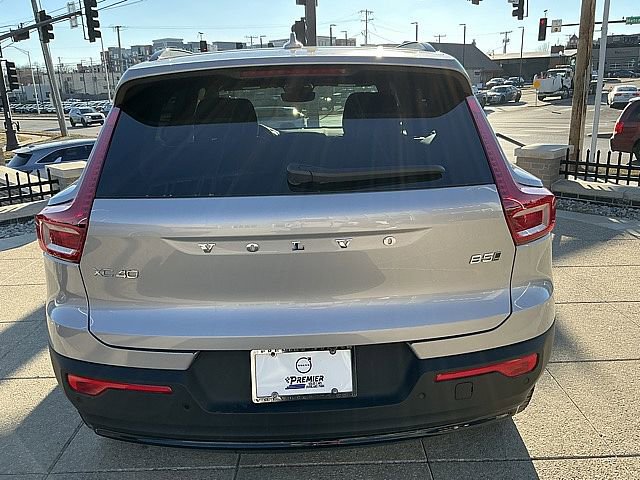Certified 2025 Volvo XC40 B5 Plus image 9