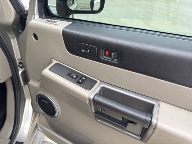 Used 2004 HUMMER H2 w/ Preferred Equipment Group image 17