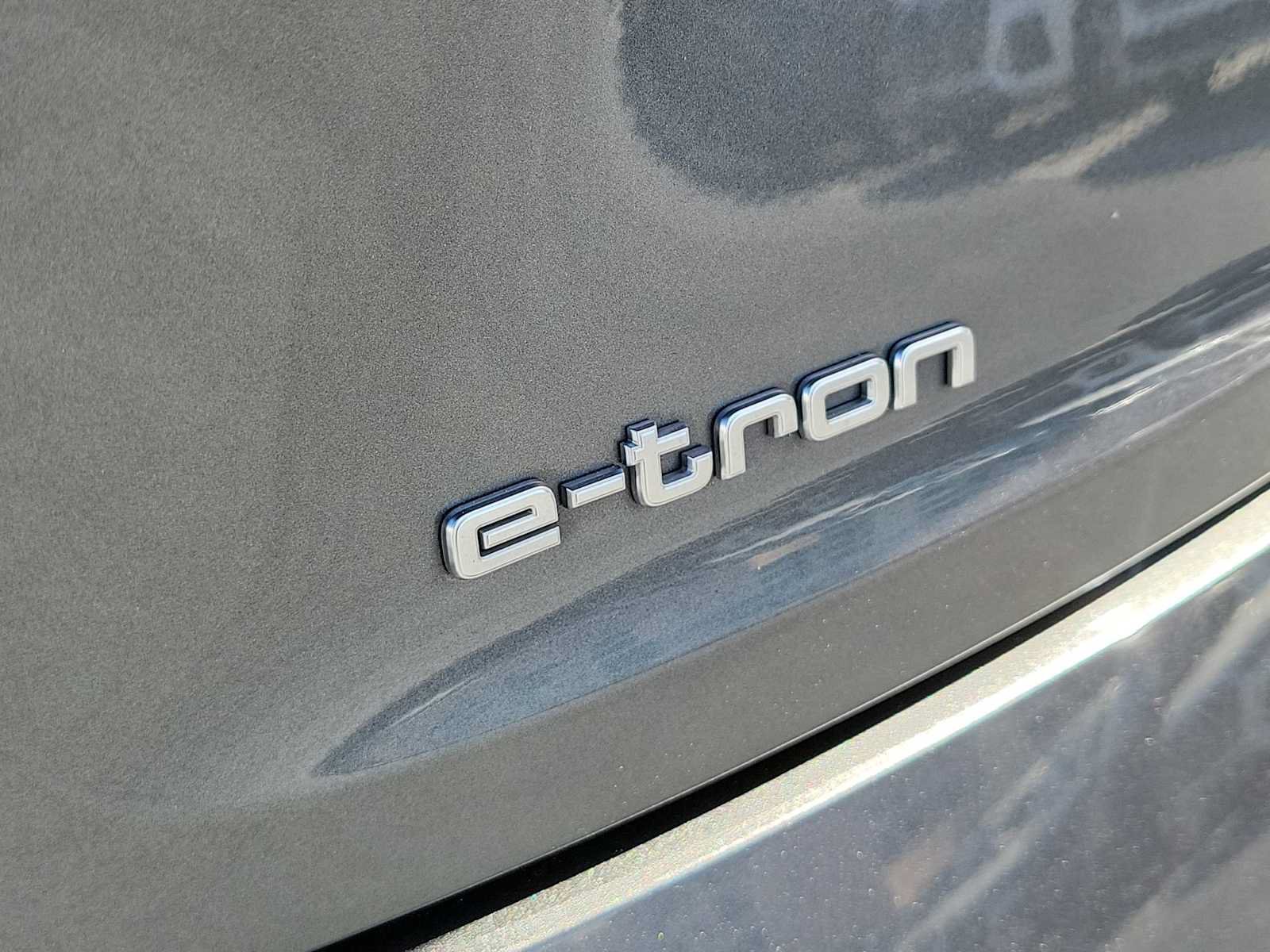 Used 2021 Audi e-tron Premium Plus w/ Premium Plus Package AWD/4WD image 7