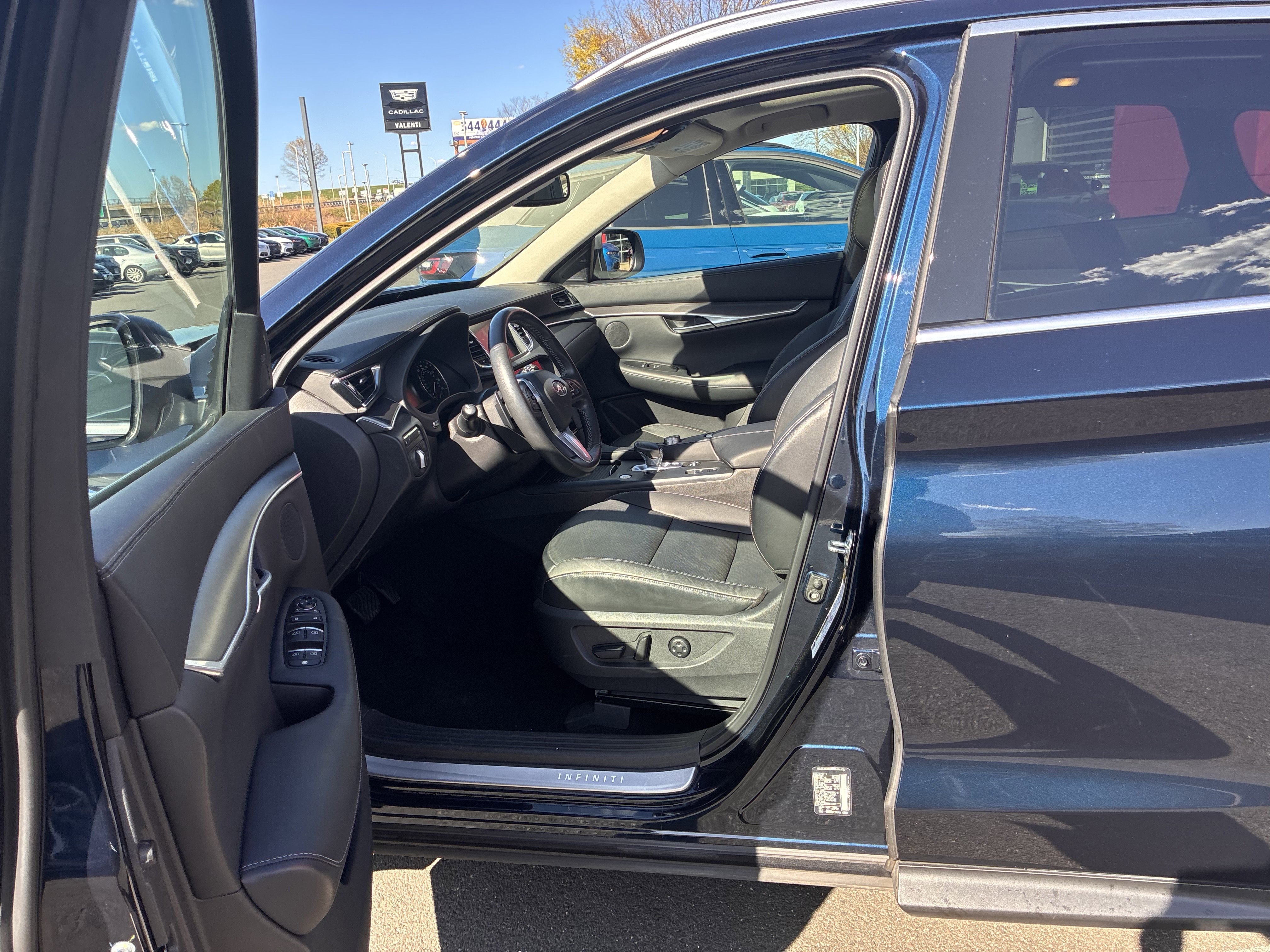 Used 2022 INFINITI QX50 Luxe AWD/4WD image 14