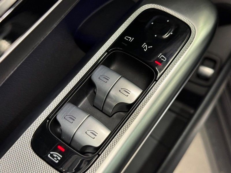 New 2025 Mercedes-Benz GLC 350e 4MATIC image 16