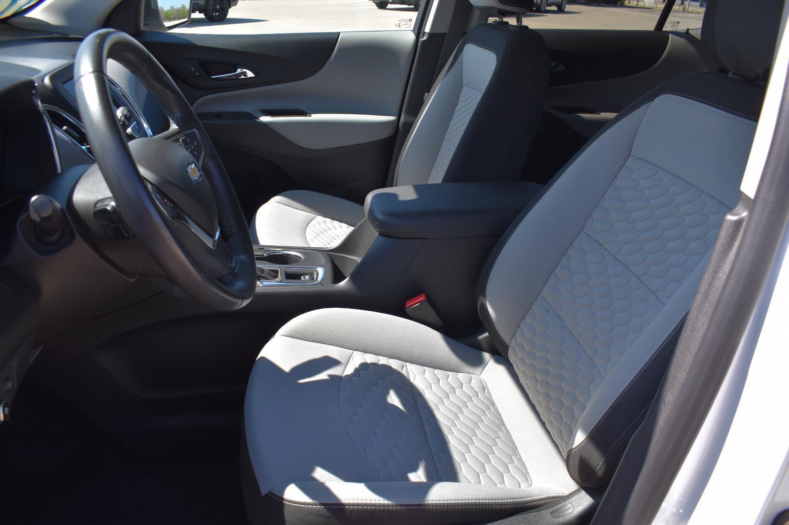 Used 2020 Chevrolet Equinox LT image 24