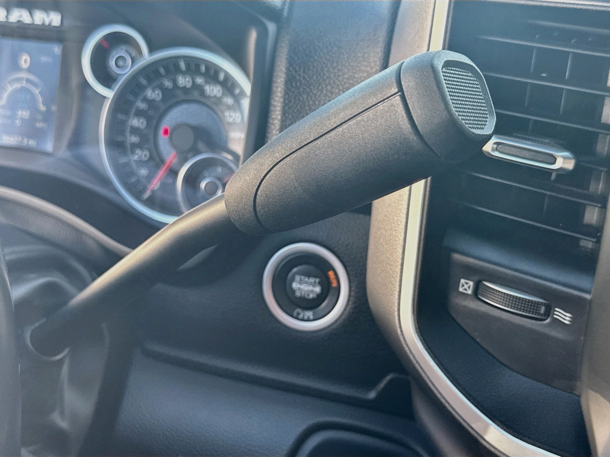 Used 2024 RAM 3500 Big Horn AWD/4WD image 15