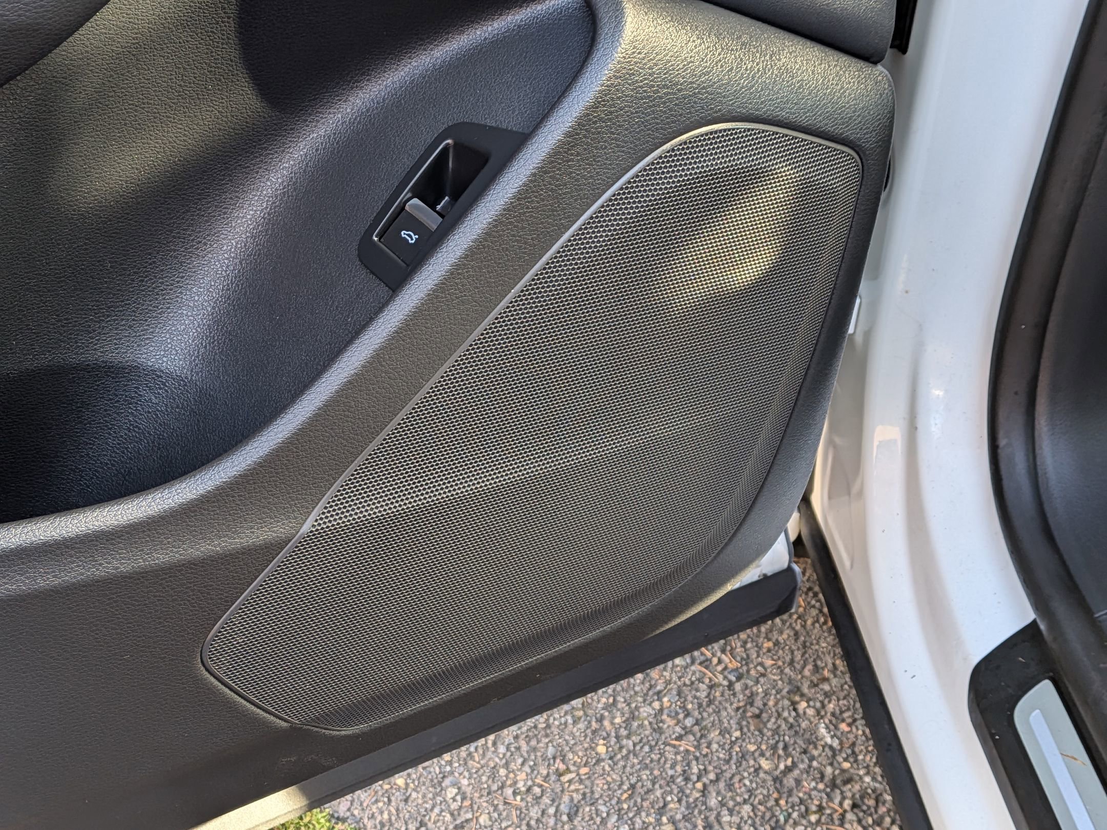 Used 2022 Audi Q8 Premium image 11