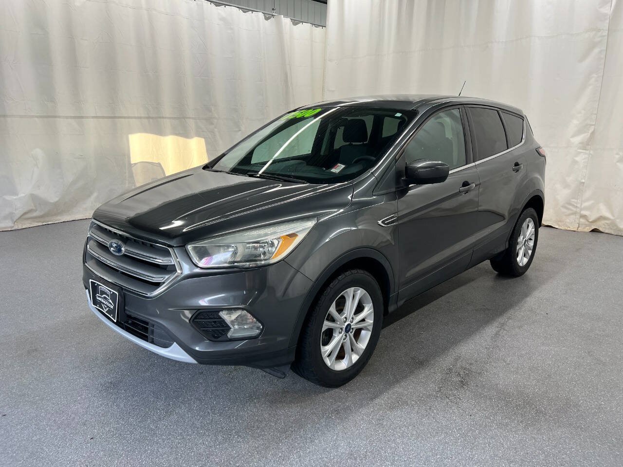 Used 2017 Ford Escape SE FWD image 1