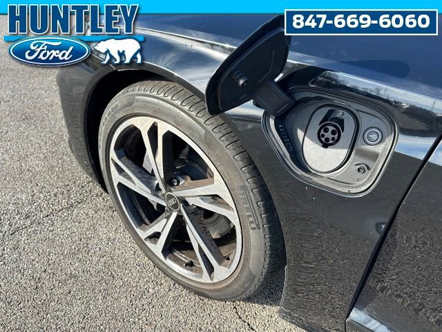 Used 2022 Audi e-tron GT Premium Plus w/ Performance Package image 8