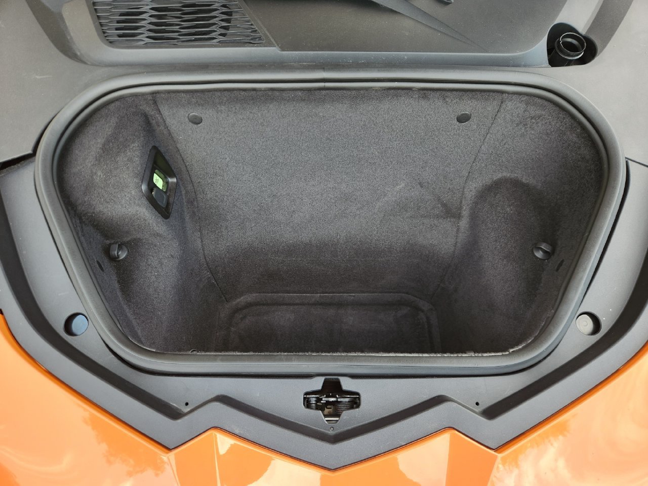 Used 2023 Chevrolet Corvette Stingray Premium Cpe w/ Battery Protection Package RWD image 28