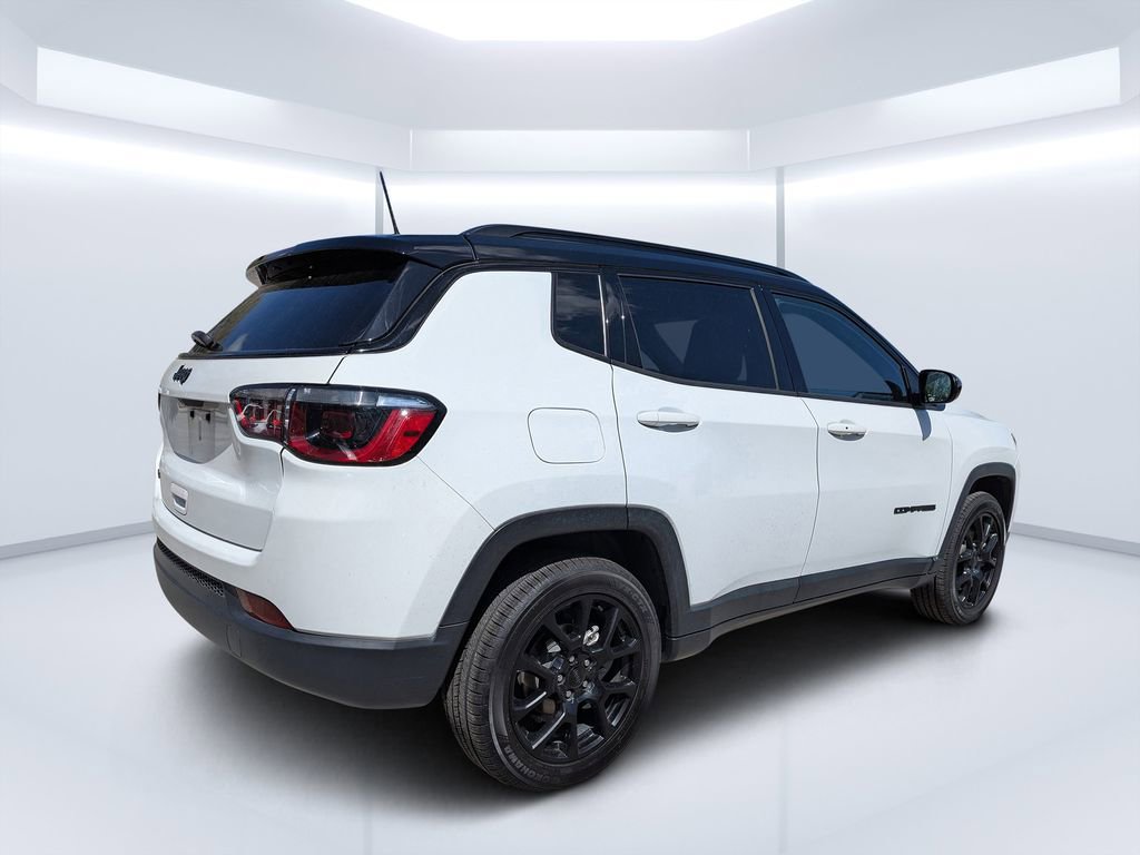 Used 2023 Jeep Compass Altitude image 3