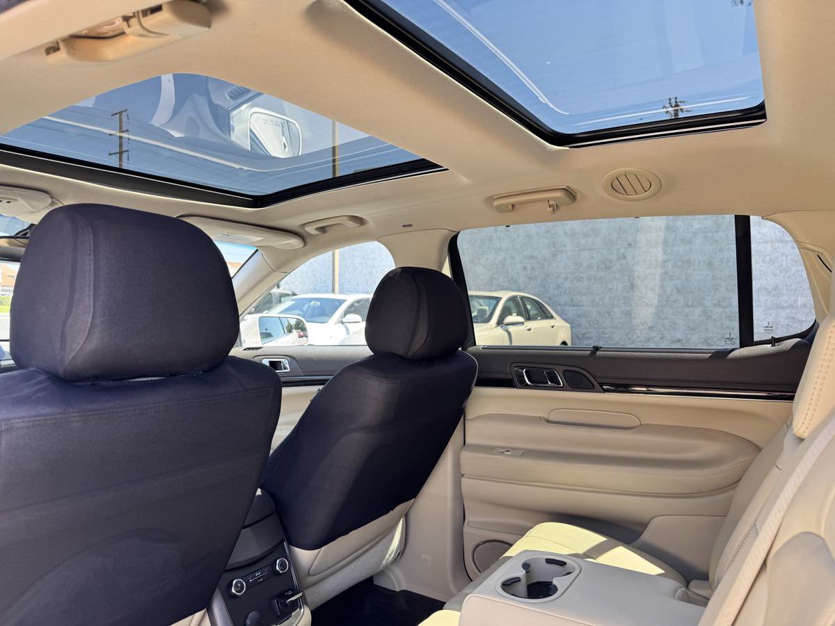 Used 2017 Lincoln MKT AWD w/ Technology Package image 33