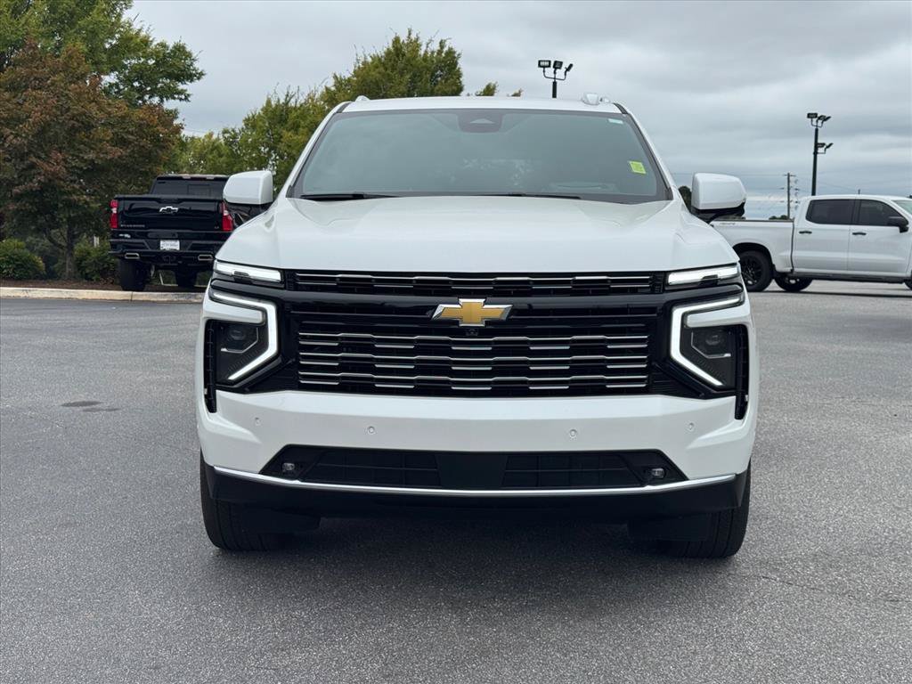 Used 2025 Chevrolet Suburban High Country AWD/4WD image 8