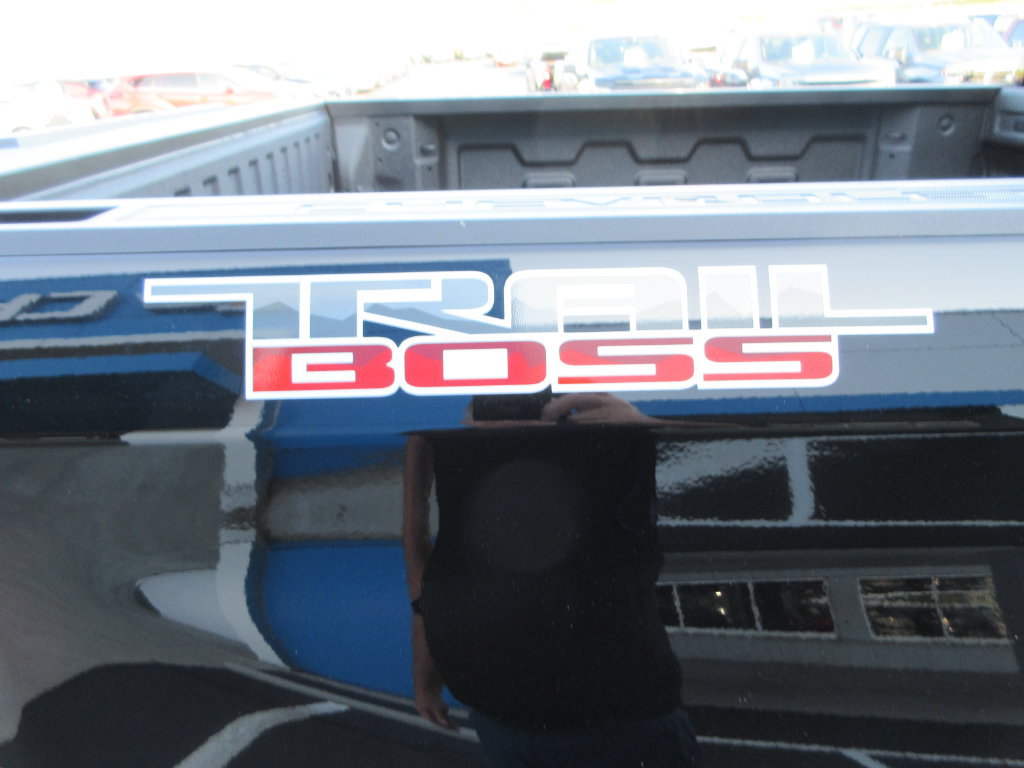 New 2026 Chevrolet Silverado 1500 LT Trail Boss w/ LT Trail Boss Premium Package AWD/4WD image 14