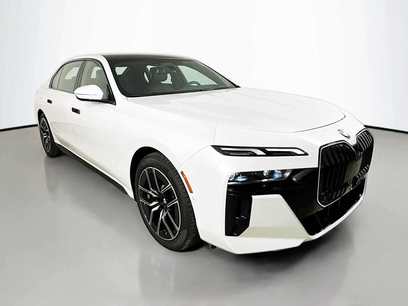 New 2026 BMW 760i xDrive AWD/4WD image 3
