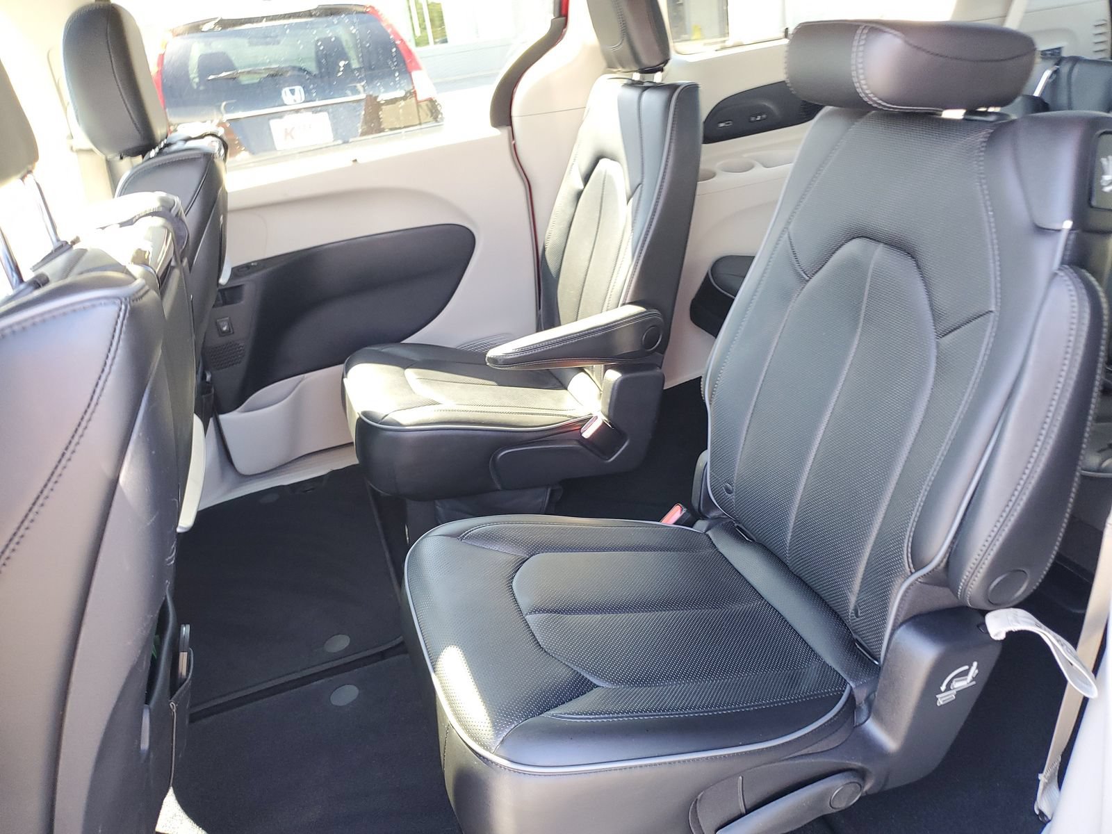 Used 2019 Chrysler Pacifica Limited FWD image 14