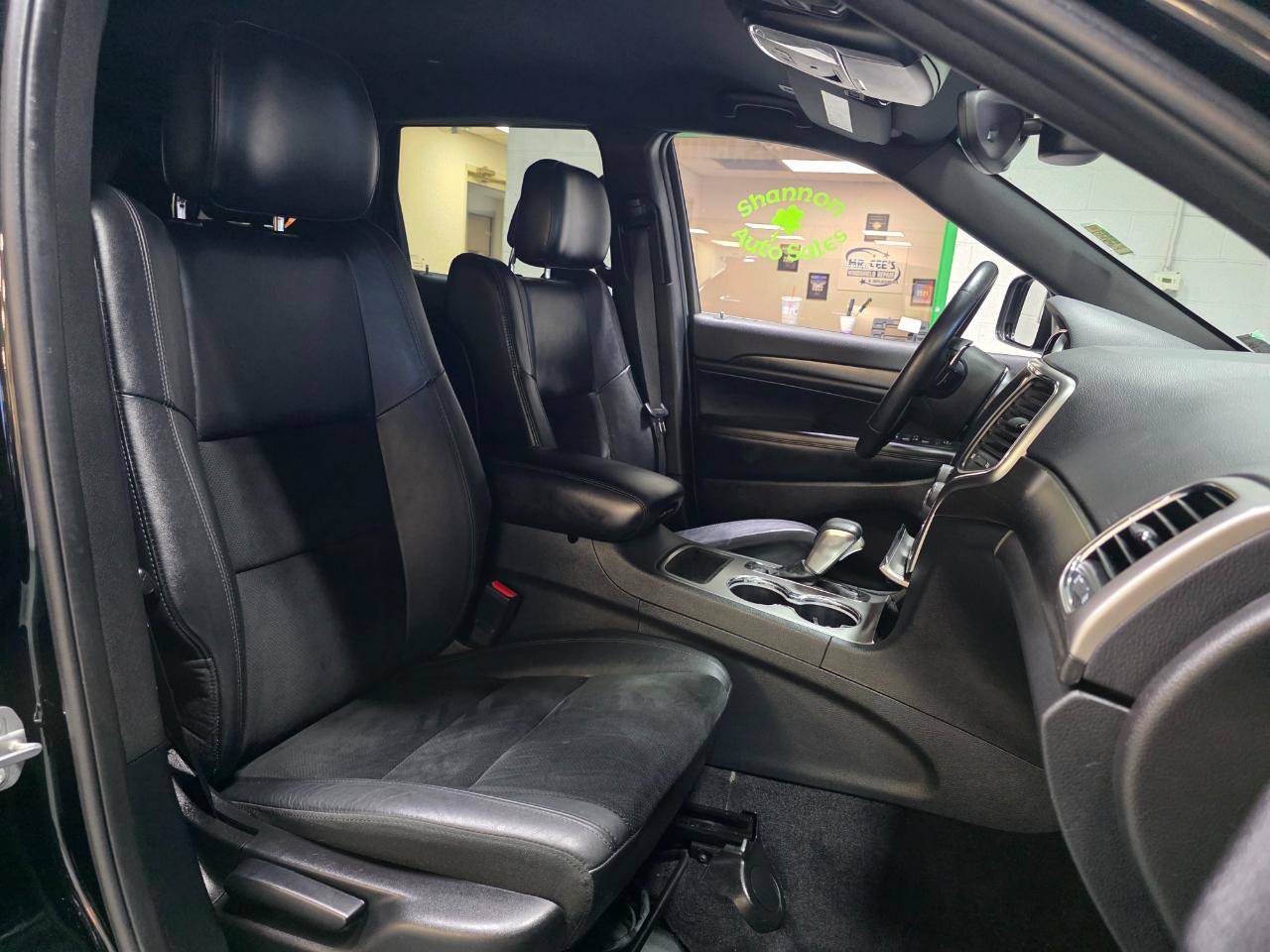 Used 2017 Jeep Grand Cherokee Altitude AWD/4WD image 25