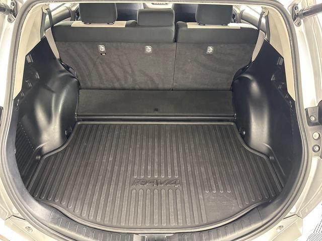 Used 2018 Toyota RAV4 XLE w/ Convenience Package AWD/4WD image 18