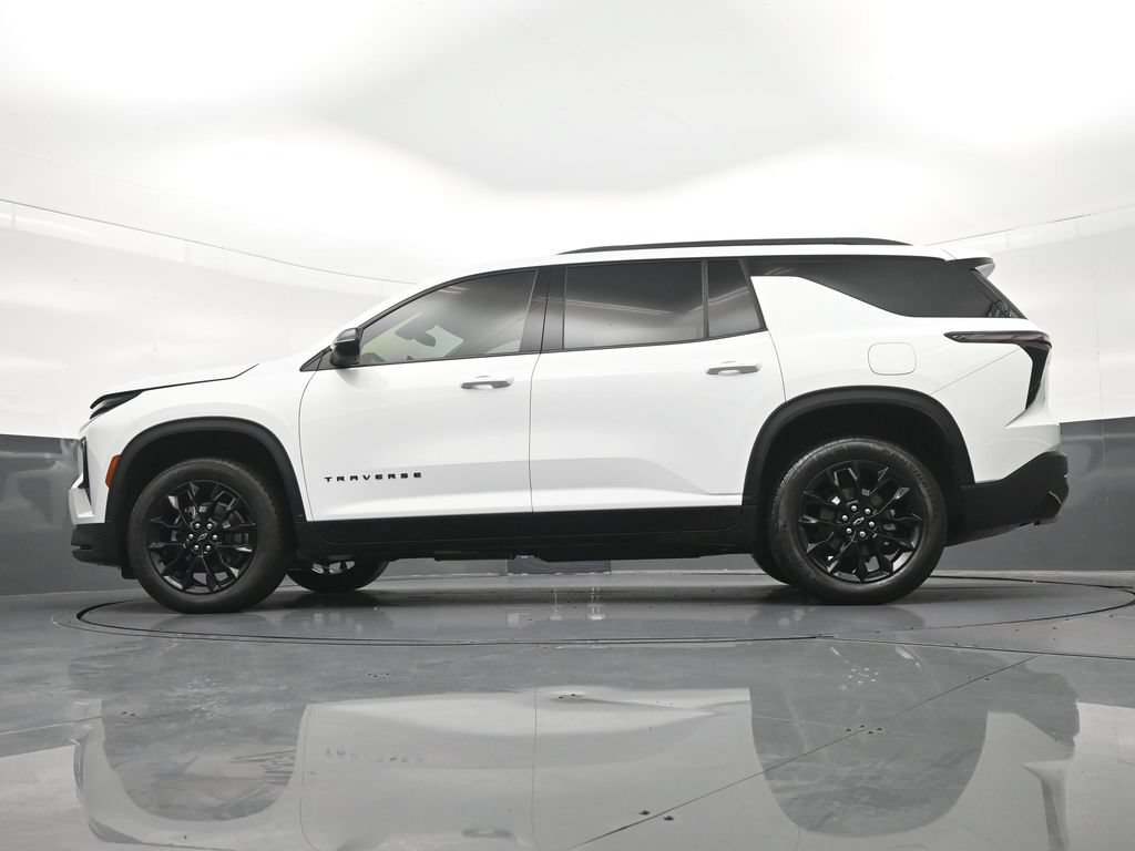 Used 2025 Chevrolet Traverse LT w/ Midnight/Sport Edition FWD image 26
