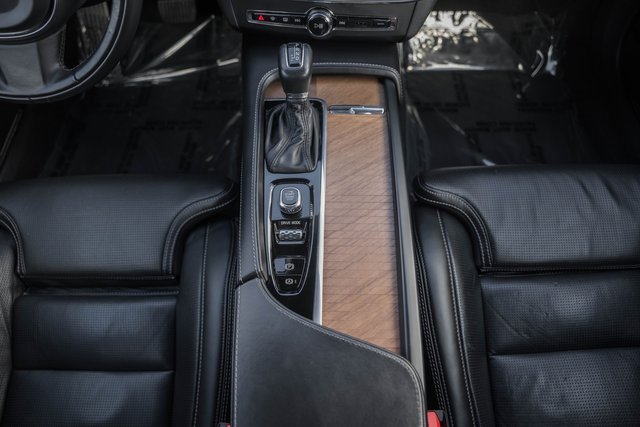 Used 2020 Volvo S90 T6 Inscription image 26