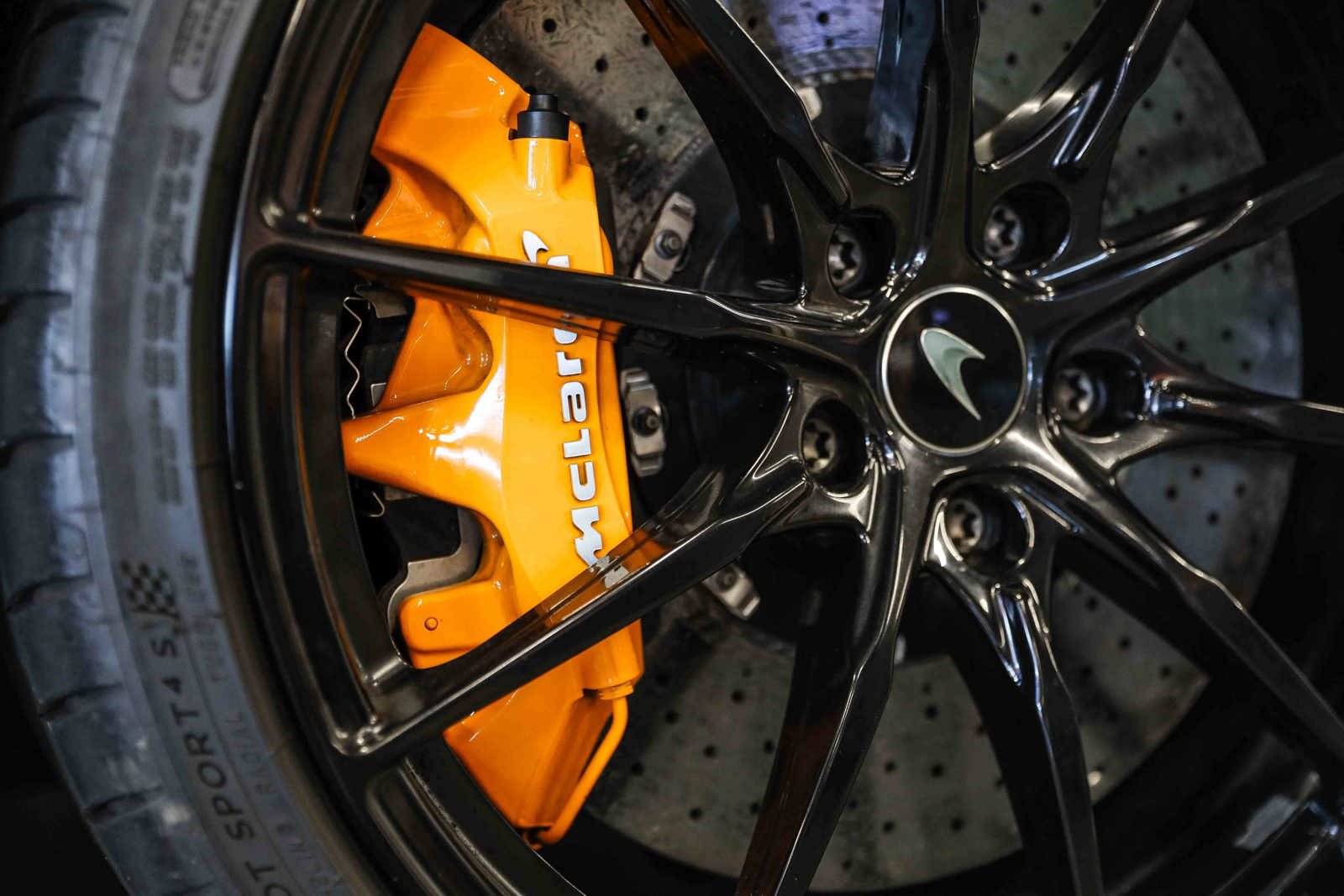 Used 2019 McLaren 600LT RWD image 24