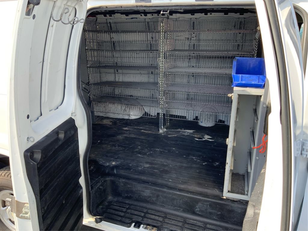 Used 2018 Chevrolet Express 2500 image 10