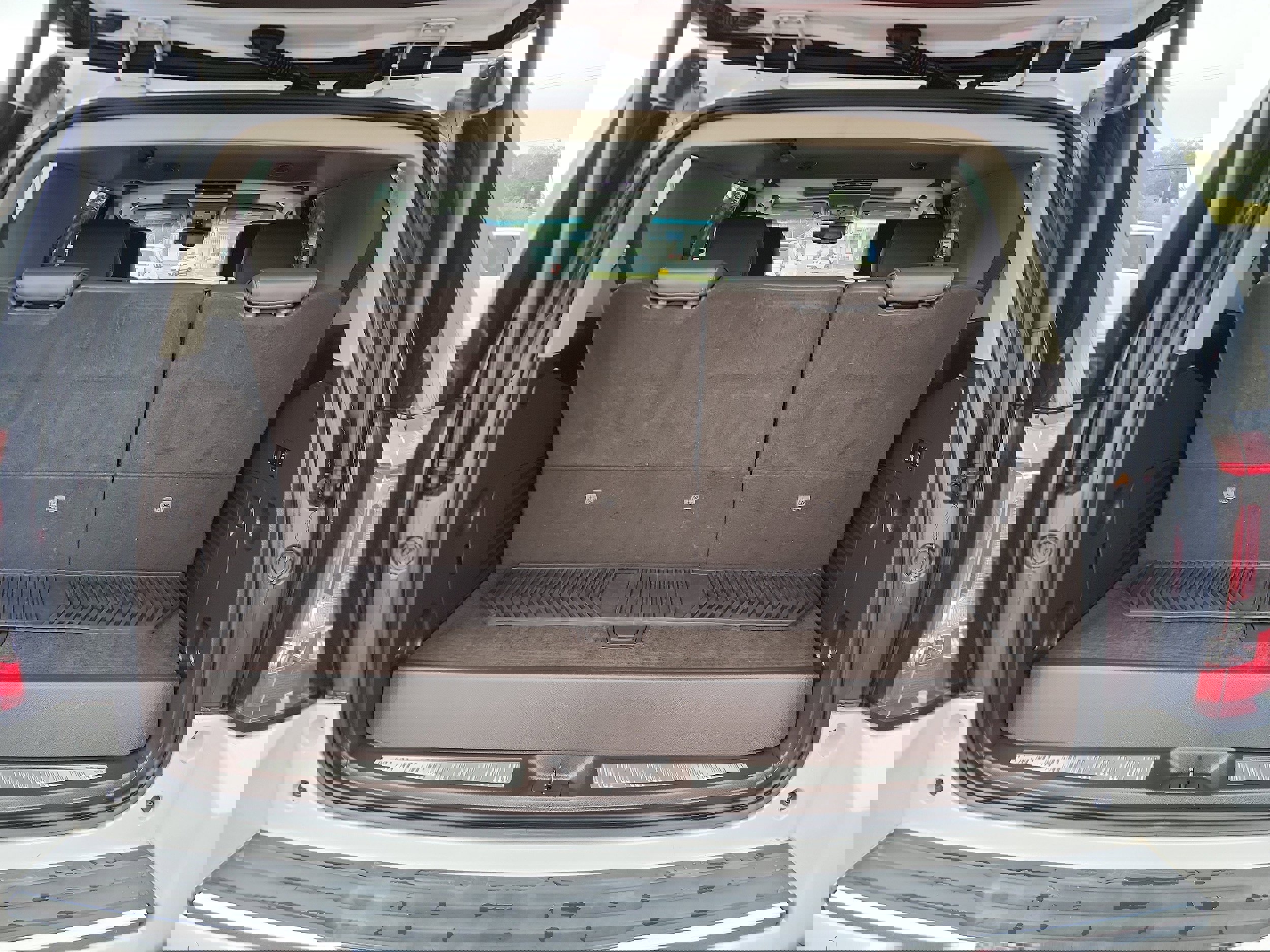 Used 2019 GMC Yukon Denali w/ Denali Ultimate Package image 8