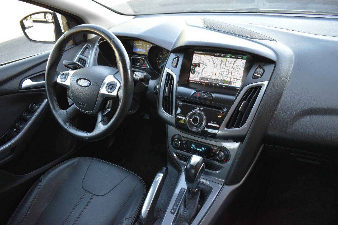 Used 2013 Ford Focus Titanium w/ Titanium Handling Pkg image 27