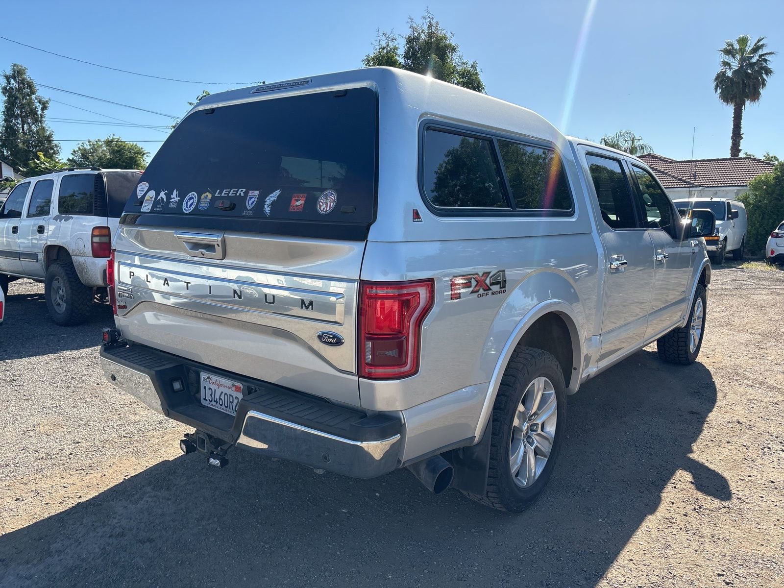 Used 2016 Ford F150 Platinum w/ Equipment Group 701A Luxury AWD/4WD image 4