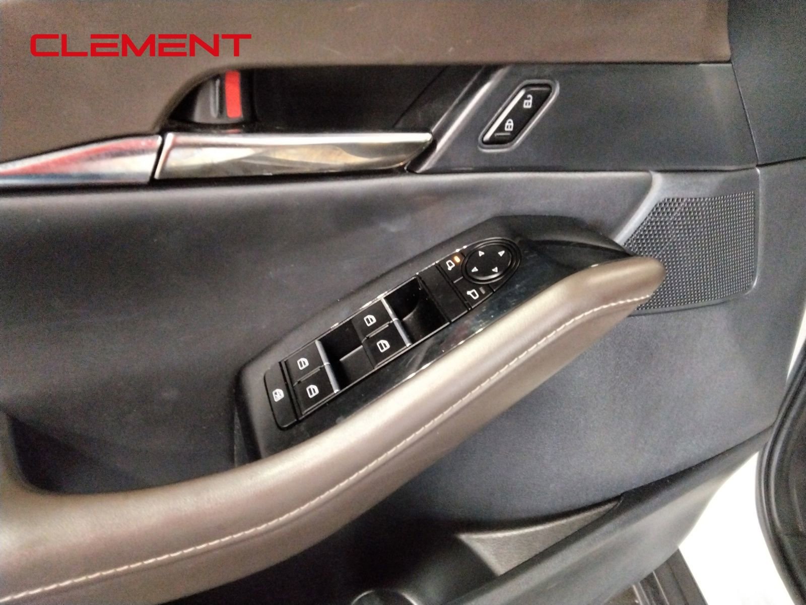 Used 2023 MAZDA CX-30 AWD 2.5 S w/ Premium Package image 24